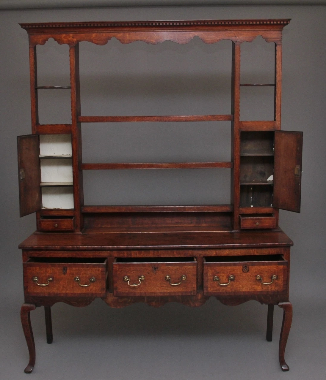 18th Century Country Oak Dresser And Rack 2 18th Century Country Oak Dresser And Rack - Image 2