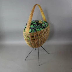 1950s Sewing Basket In Wicker With Original Fabric -Storage Furniture Sales 2024 1950 s sewing basket in wicker with original fabric db607d52 cba6 4210 97c1 8ebff6483d3b 0 2