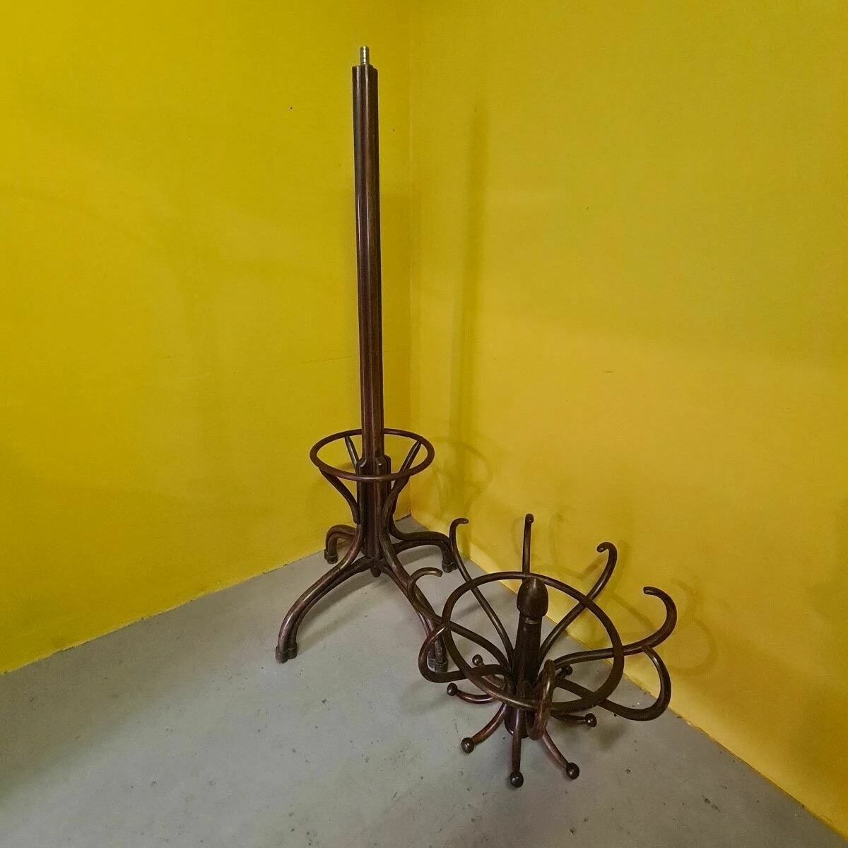 Antique Standing Bentwood Thonet Coat Rack , Frome The Early 1900s. 8 Antique Standing Bentwood Thonet Coat Rack , Frome The Early 1900s. - Image 8