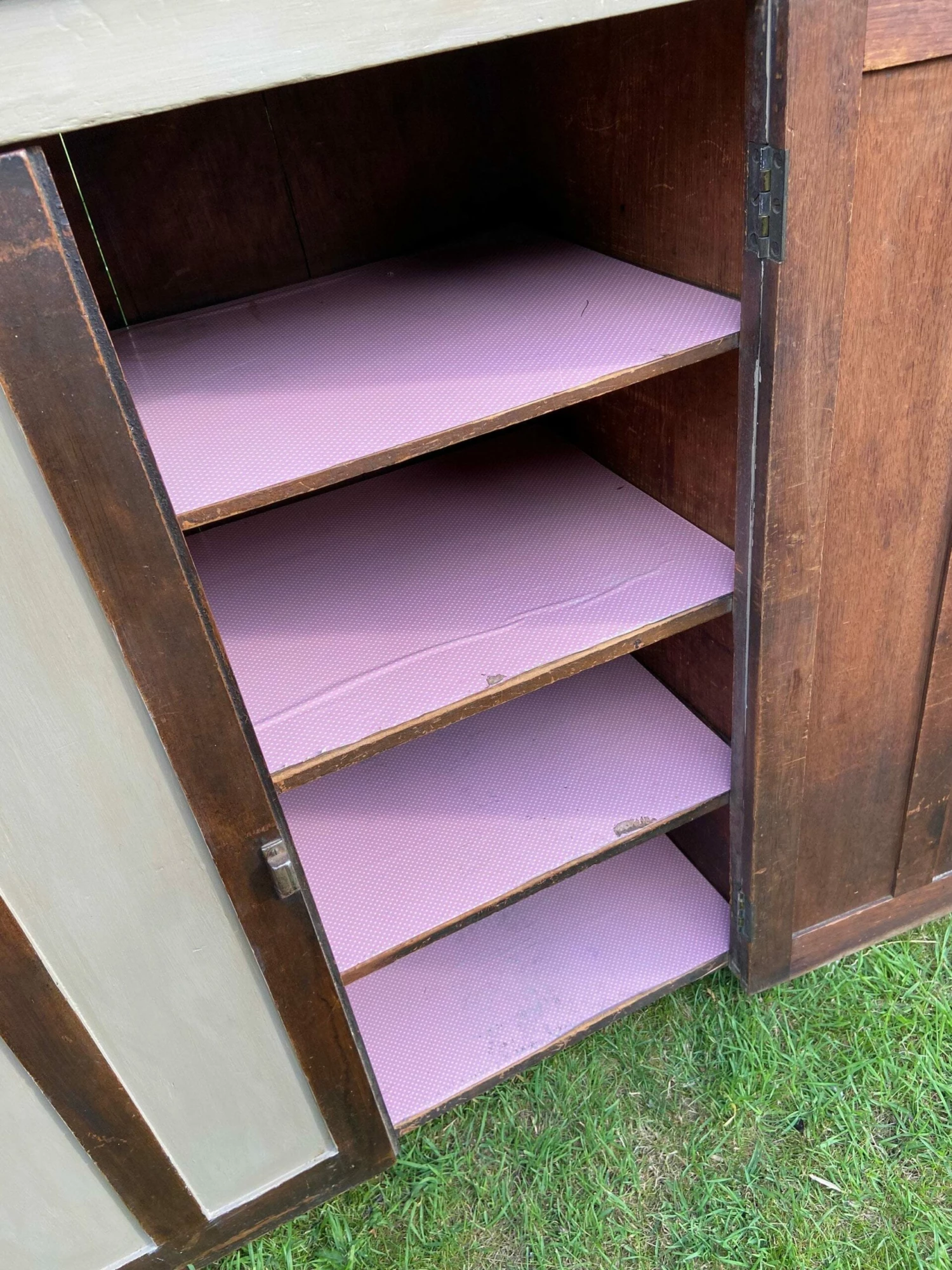 Unknown Cottage Antique Canadian Cupboard, 1920s Painted With Natural Wood And Soft Ceamy Panels 10 Unknown Cottage Antique Canadian Cupboard, 1920s Painted With Natural Wood And Soft Ceamy Panels - Image 10