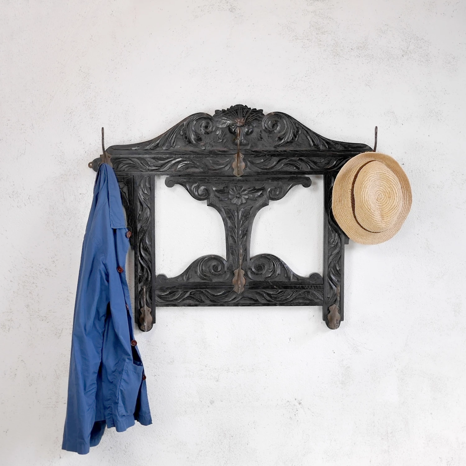 Antique Ebonised Heaviy Carved Oak Green Man Lion Head Hall Wall Hooks Coat Rack 2 Antique Ebonised Heaviy Carved Oak Green Man Lion Head Hall Wall Hooks Coat Rack - Image 2