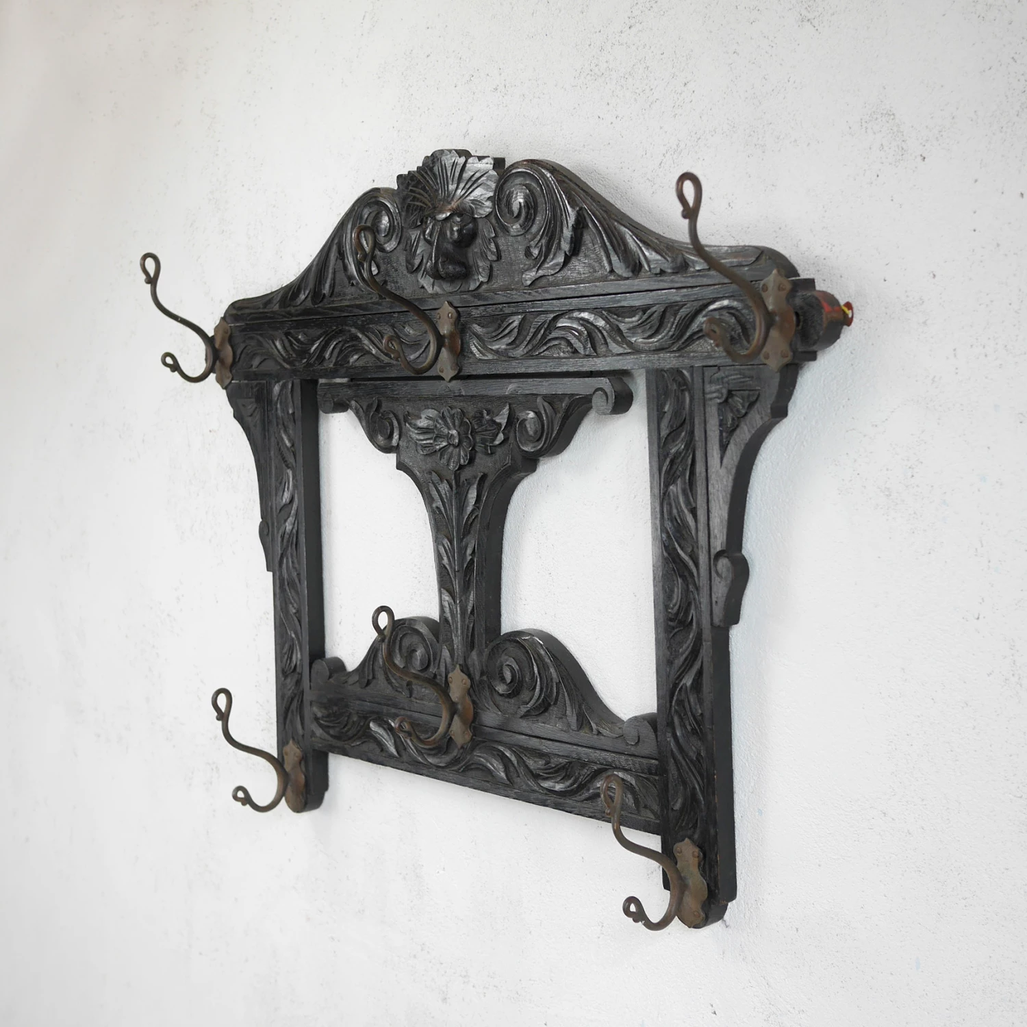 Antique Ebonised Heaviy Carved Oak Green Man Lion Head Hall Wall Hooks Coat Rack 3 Antique Ebonised Heaviy Carved Oak Green Man Lion Head Hall Wall Hooks Coat Rack - Image 3