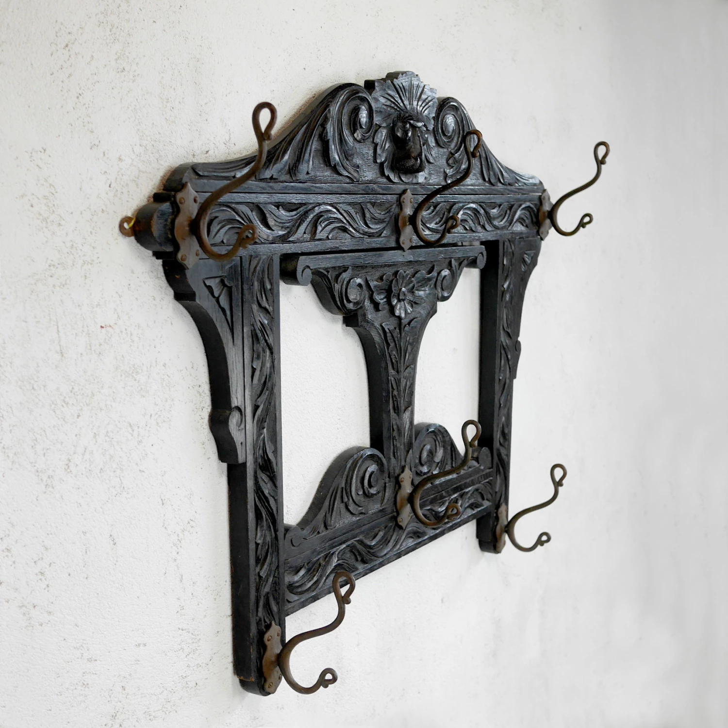 Antique Ebonised Heaviy Carved Oak Green Man Lion Head Hall Wall Hooks Coat Rack 4 Antique Ebonised Heaviy Carved Oak Green Man Lion Head Hall Wall Hooks Coat Rack - Image 4