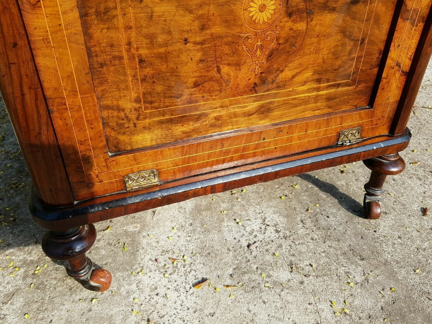 Antique English Burr Walnut Display Cupboard Canterbury Whatnot Victorian. 8 Antique English Burr Walnut Display Cupboard Canterbury Whatnot Victorian. - Image 8