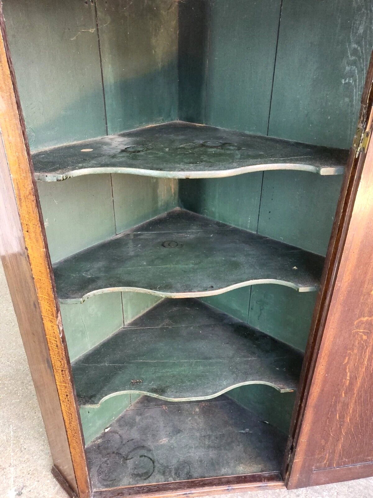 Unknown Antique Georgian Oak Large Corner Cabinet Curved Shelves Cupboard 4 Unknown Antique Georgian Oak Large Corner Cabinet Curved Shelves Cupboard - Image 4