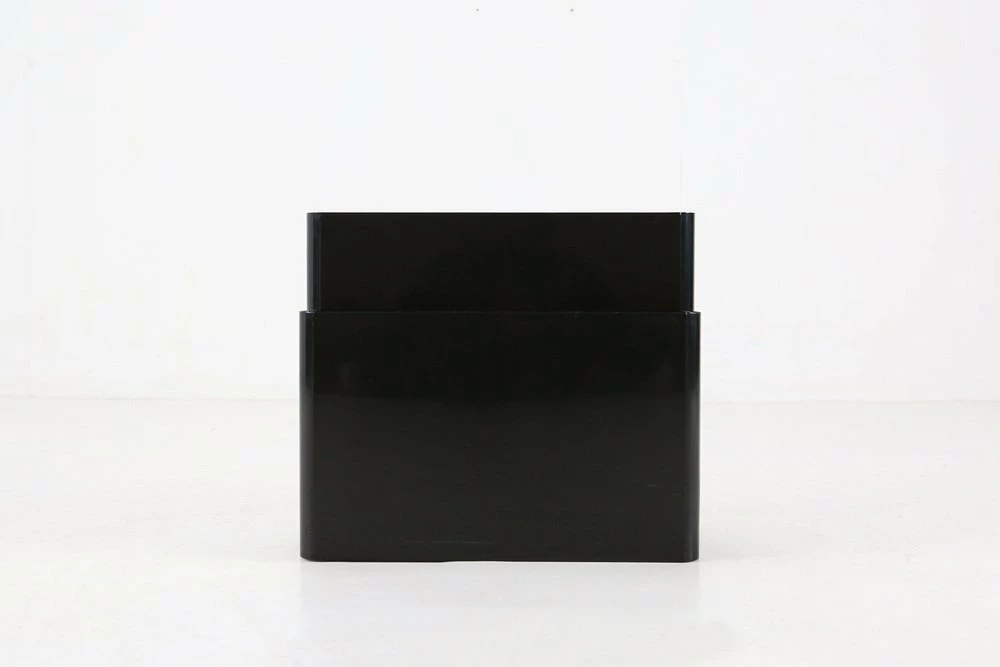 Black Magazine Rack By Giotto Stoppino For Kartell 2 Black Magazine Rack By Giotto Stoppino For Kartell - Image 2