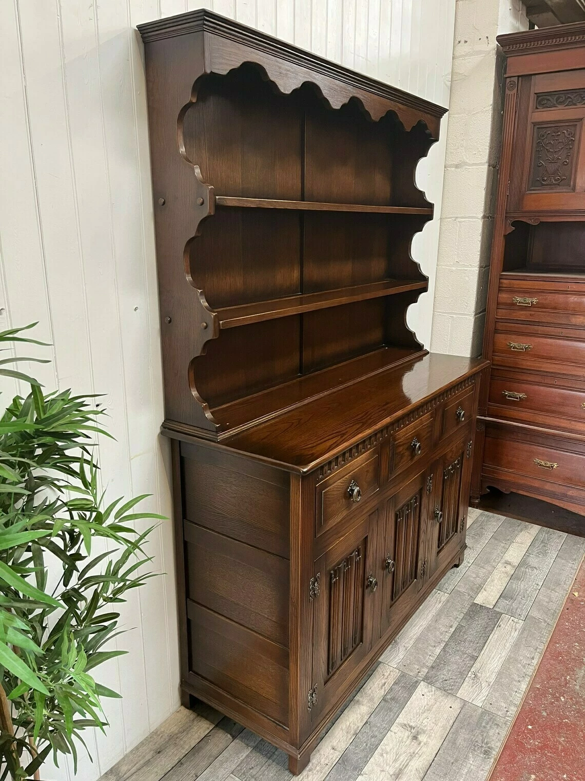 Custom Painted Upcycled Furniture. Vintage 3 Door Welsh Dresser Plate Display 4 Custom Painted Upcycled Furniture. Vintage 3 Door Welsh Dresser Plate Display - Image 4