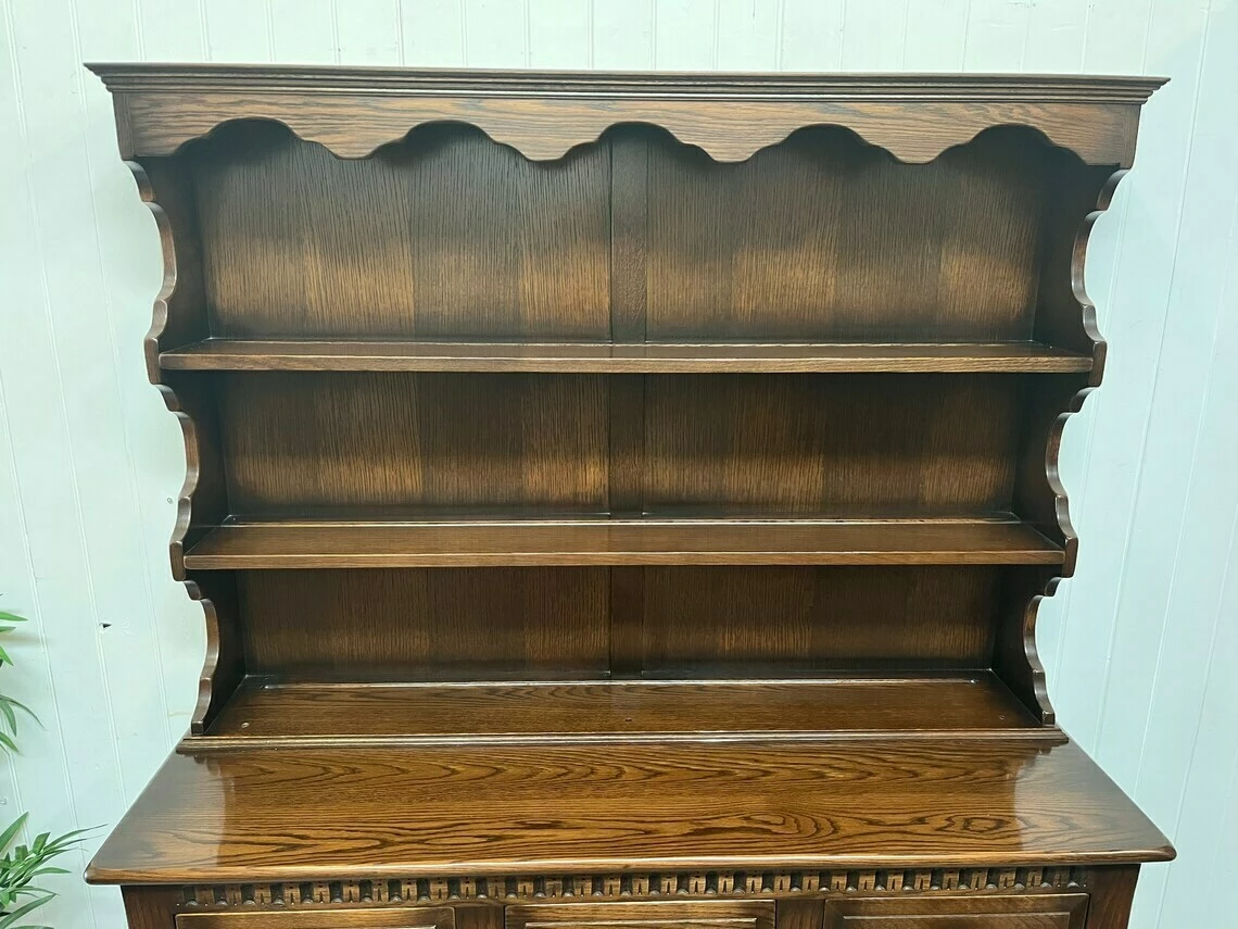 Custom Painted Upcycled Furniture. Vintage 3 Door Welsh Dresser Plate Display 6 Custom Painted Upcycled Furniture. Vintage 3 Door Welsh Dresser Plate Display - Image 6