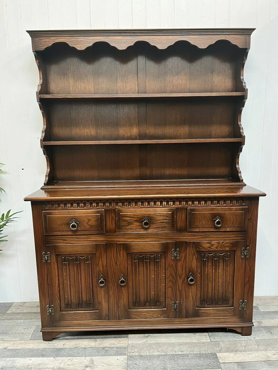 Custom Painted Upcycled Furniture. Vintage 3 Door Welsh Dresser Plate Display 1 Custom Painted Upcycled Furniture. Vintage 3 Door Welsh Dresser Plate Display