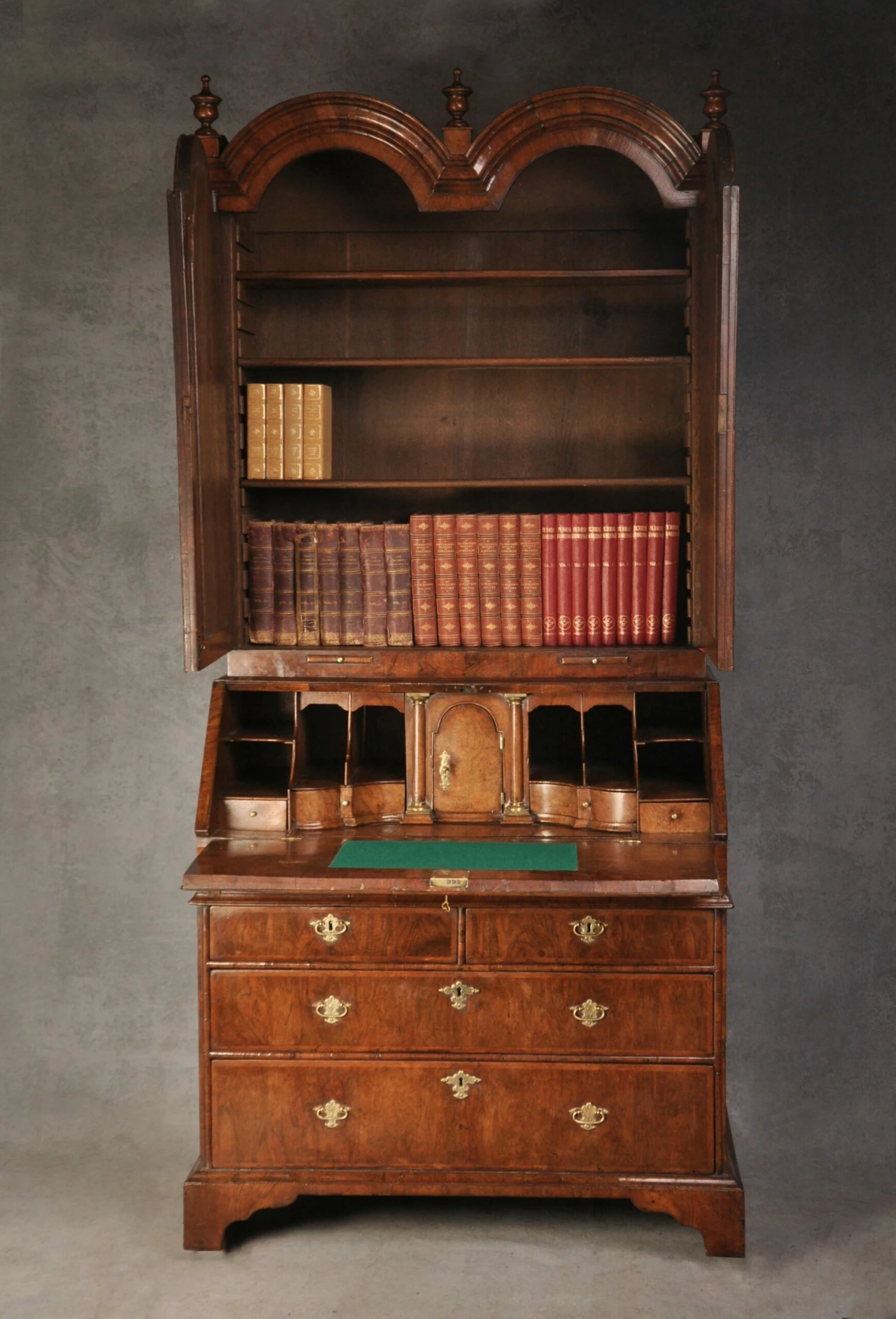 Early 18th Century Walnut Bureau Bookcase 4 Early 18th Century Walnut Bureau Bookcase - Image 4