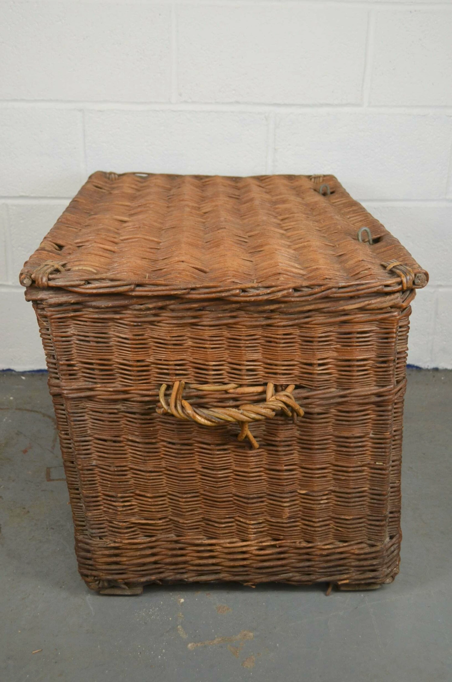 Unknown Early Log/Laundry Basket, Early 20th Century 4 Unknown Early Log/Laundry Basket, Early 20th Century - Image 4