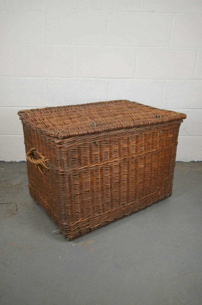 Unknown Early Log/Laundry Basket, Early 20th Century 1 Unknown Early Log/Laundry Basket, Early 20th Century