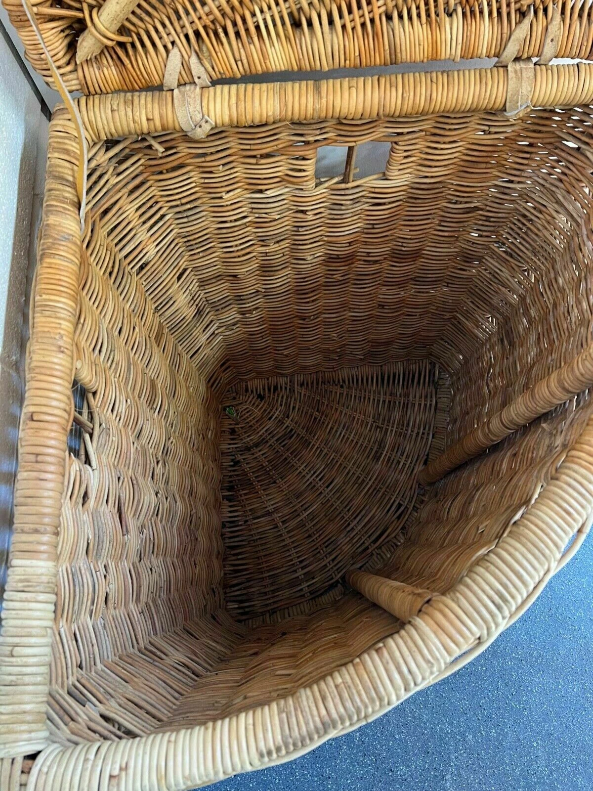Unknown Extra Large Vintage Industrial Wicker Laundry Basket 6 Unknown Extra Large Vintage Industrial Wicker Laundry Basket - Image 6