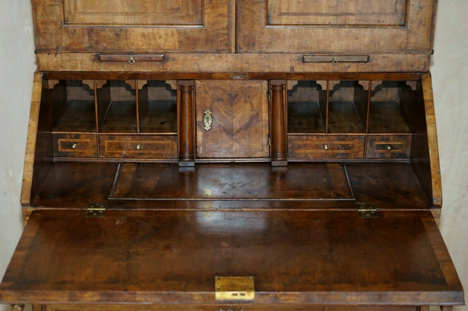 Unknown Fine Antique George II Circa 1740 Burr Walnut Burear Bookcase Chest Of Drawers 10 Unknown Fine Antique George II Circa 1740 Burr Walnut Burear Bookcase Chest Of Drawers - Image 10