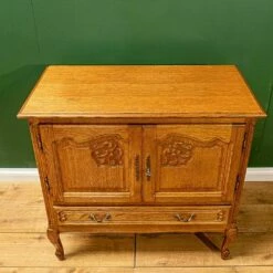 Unknown French Louis XV Style Carved Oak Side Drinks Cabinet! 15 Unknown French Louis XV Style Carved Oak Side Drinks Cabinet! -Storage Furniture Sales 2024 french louis xv style carved oak side drinks cabinet sku29248565 0 3