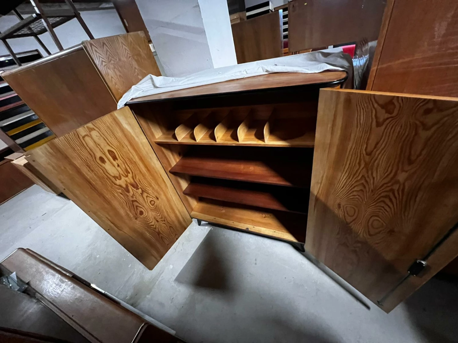 Functionalist Cabinet By Jindřich Halabala For Up Zavody, 1950´S, Czechoslovakia 12 Functionalist Cabinet By Jindřich Halabala For Up Zavody, 1950´S, Czechoslovakia - Image 12