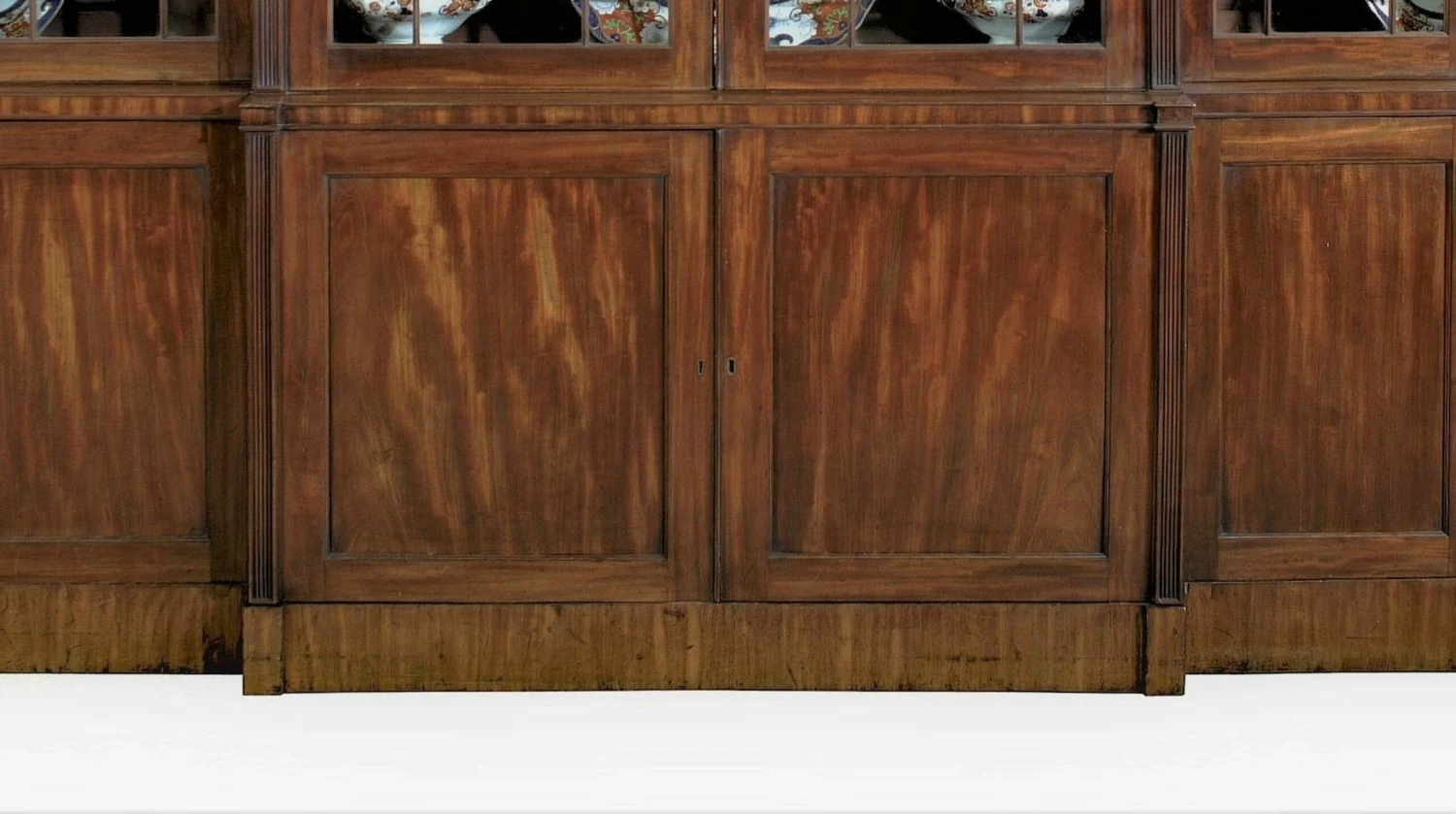 George III Mahogany Breakfront Bookcase 4 George III Mahogany Breakfront Bookcase - Image 4