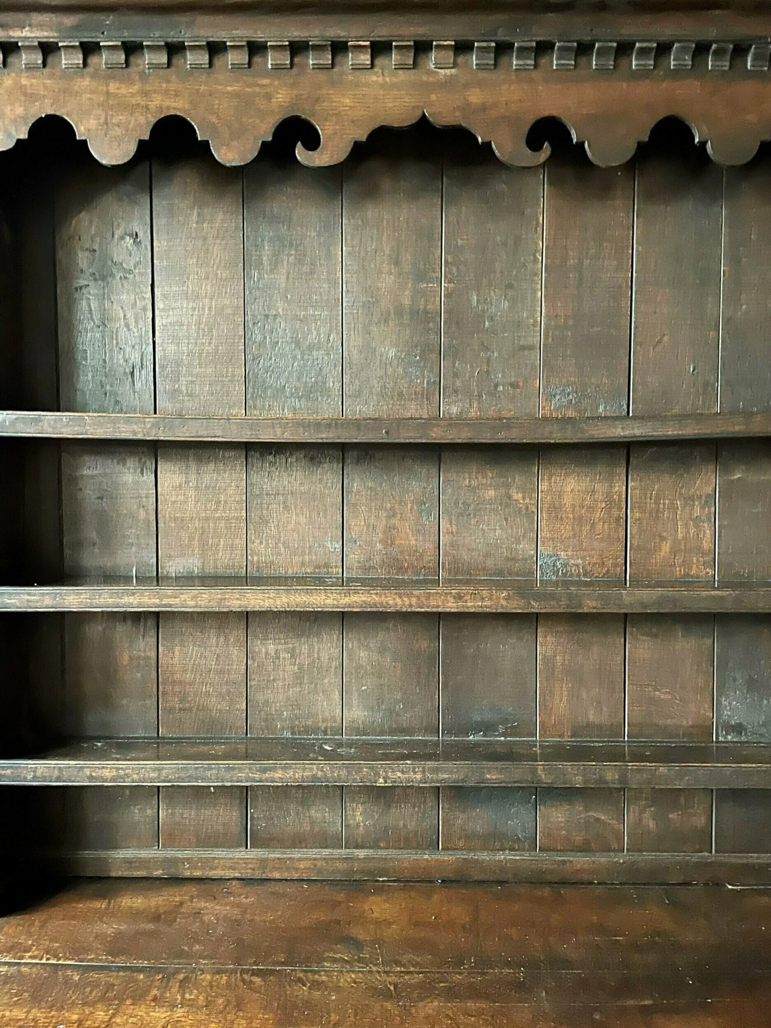 Unknown George III Welsh Oak Dresser, 18th Century And Earlier 4 Unknown George III Welsh Oak Dresser, 18th Century And Earlier - Image 4