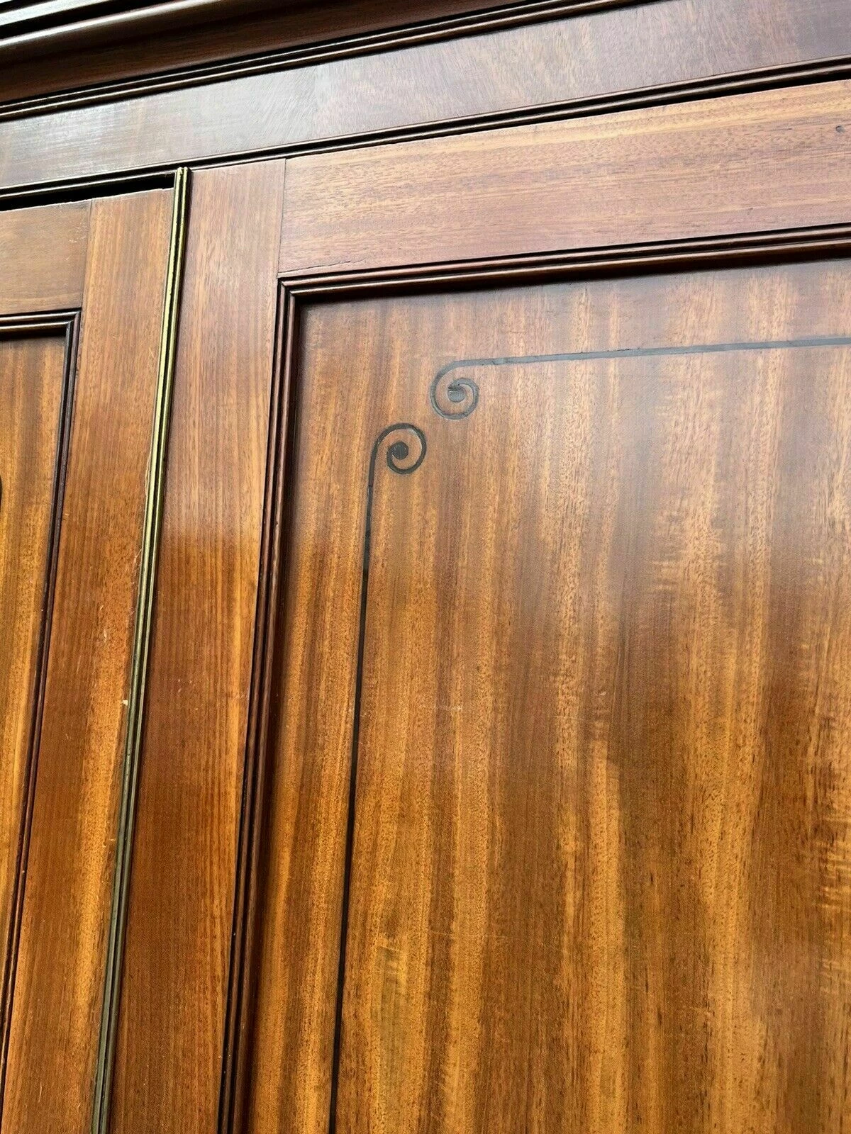 Georgian Mahogany Chest Of Drawers With Wardrobe Hanging Cupboard Above 6 Georgian Mahogany Chest Of Drawers With Wardrobe Hanging Cupboard Above - Image 6