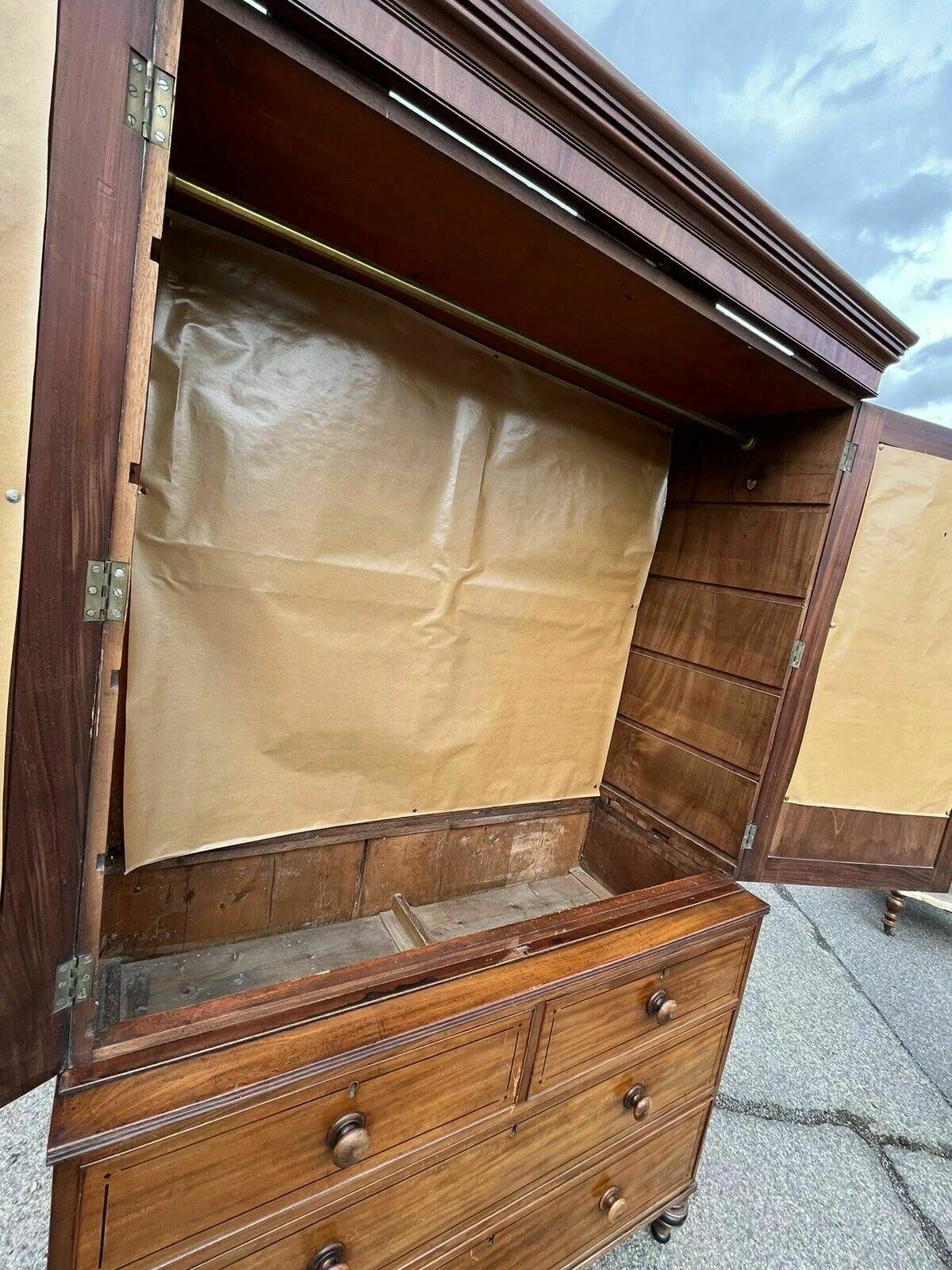 Georgian Mahogany Chest Of Drawers With Wardrobe Hanging Cupboard Above 8 Georgian Mahogany Chest Of Drawers With Wardrobe Hanging Cupboard Above - Image 8