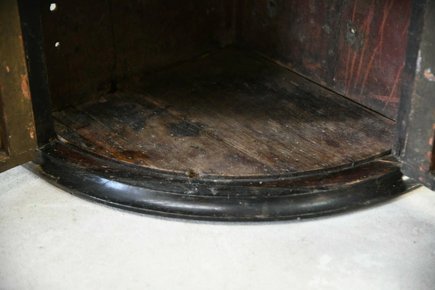 Unknown Georgian Painted Corner Cupboard 10 Unknown Georgian Painted Corner Cupboard - Image 10