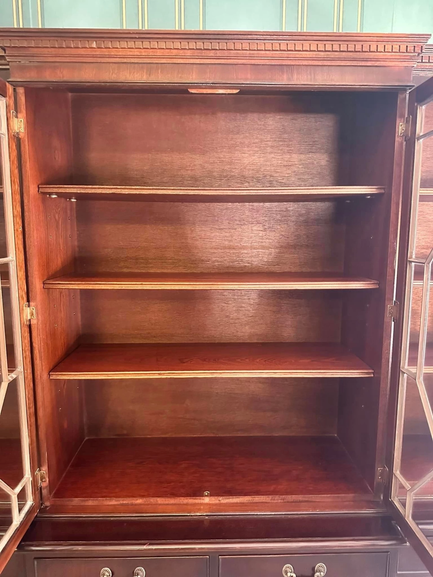 Unknown Georgian Style Mahogany Breakfront Library Bookcase 2 Unknown Georgian Style Mahogany Breakfront Library Bookcase - Image 2