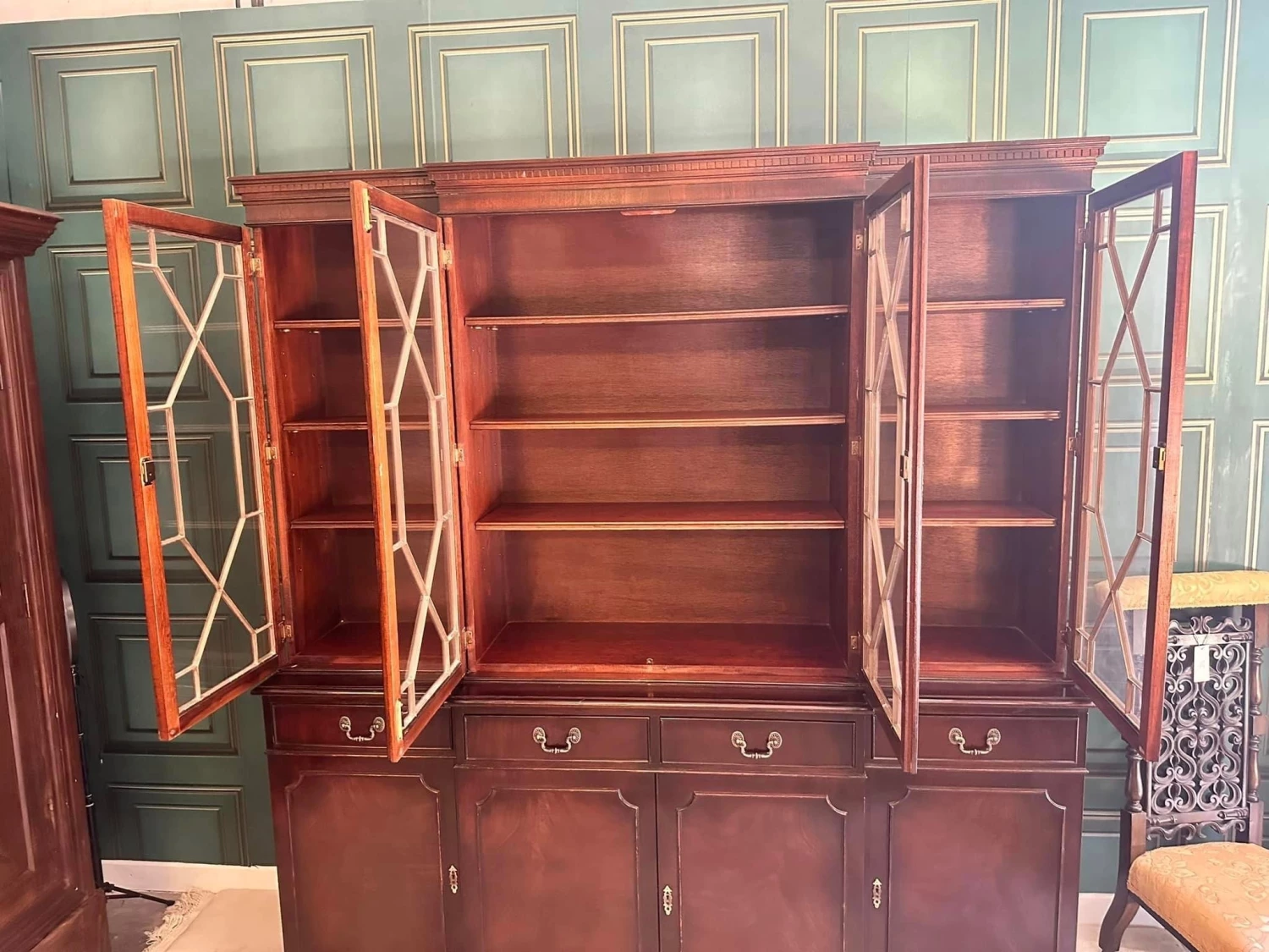 Unknown Georgian Style Mahogany Breakfront Library Bookcase 11 Unknown Georgian Style Mahogany Breakfront Library Bookcase - Image 11