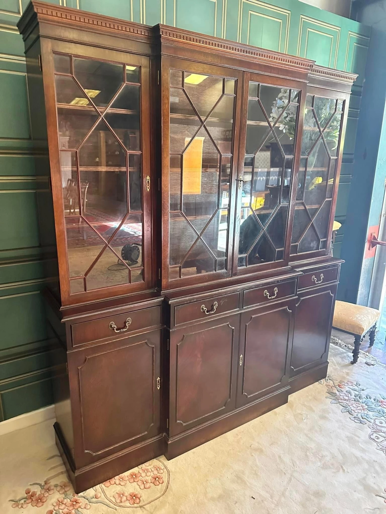 Unknown Georgian Style Mahogany Breakfront Library Bookcase 3 Unknown Georgian Style Mahogany Breakfront Library Bookcase - Image 3