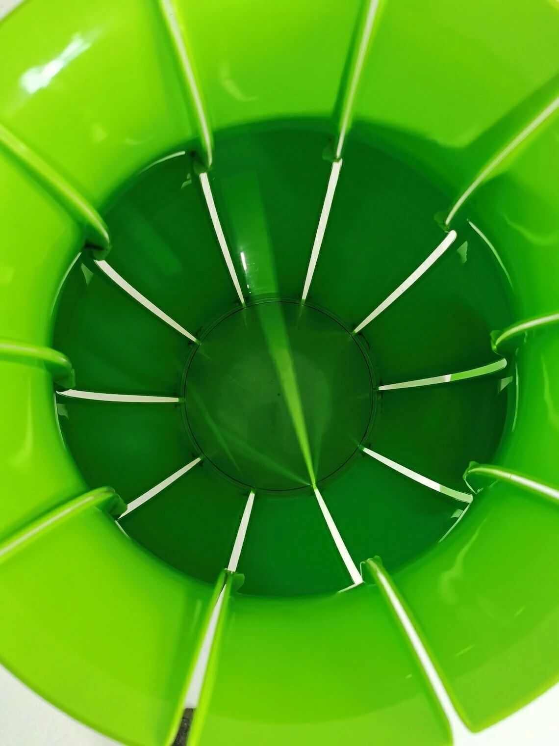 Guzzini Ninfea Laundry Basket By Roberto Giacomucci For Guzzini 8 Guzzini Ninfea Laundry Basket By Roberto Giacomucci For Guzzini - Image 8