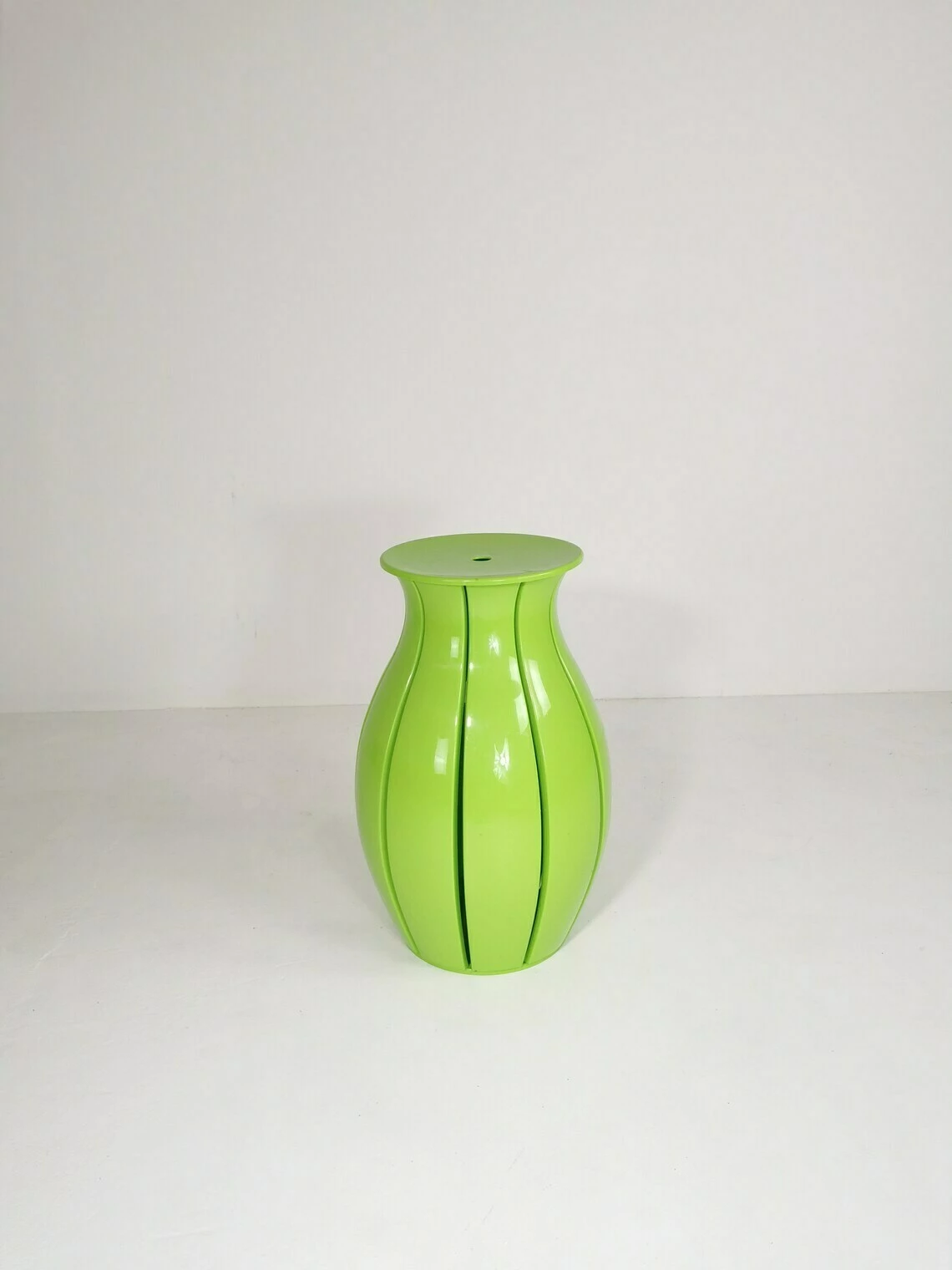 Guzzini Ninfea Laundry Basket By Roberto Giacomucci For Guzzini 9 Guzzini Ninfea Laundry Basket By Roberto Giacomucci For Guzzini - Image 9