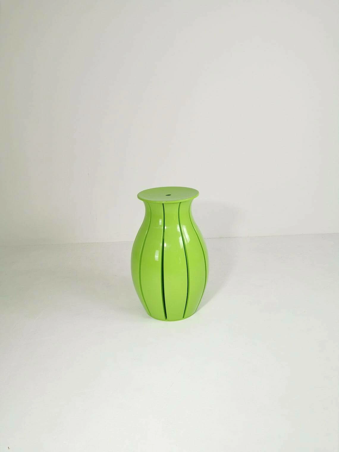 Guzzini Ninfea Laundry Basket By Roberto Giacomucci For Guzzini 1 Guzzini Ninfea Laundry Basket By Roberto Giacomucci For Guzzini