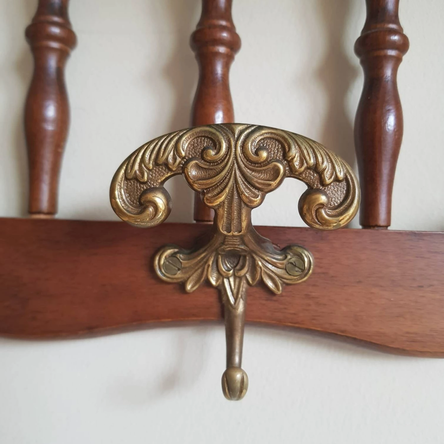 Unknown Italian Vintage Wood Wall Hanger Coat Rack,Entryway Rack With Shelf 5 Brass Hooks,Art Nouveau Style,V. C. R.,Made In Italy 3 Unknown Italian Vintage Wood Wall Hanger Coat Rack,Entryway Rack With Shelf 5 Brass Hooks,Art Nouveau Style,V. C. R.,Made In Italy - Image 3