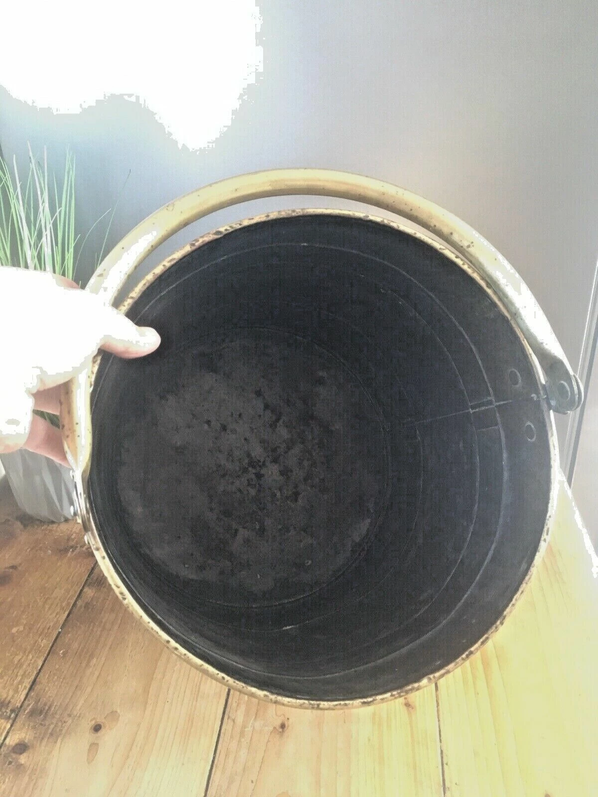 Large Vintage Brass & Copper Riveted Fire Side Coal Bucket Log Storage Rustic 6 Large Vintage Brass & Copper Riveted Fire Side Coal Bucket Log Storage Rustic - Image 6