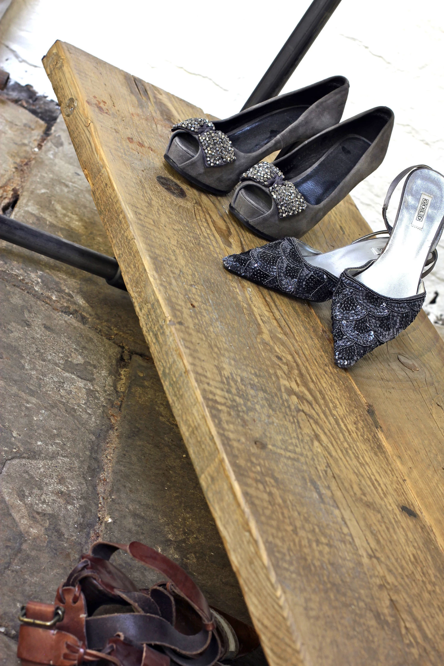 Laura Dark Steel Pipe Freestanding Double Clothes Rail/Rack With Bottom Shelf Bespoke Urban Industrial Bedroom Furniture/Shop Fittings 7 Laura Dark Steel Pipe Freestanding Double Clothes Rail/Rack With Bottom Shelf Bespoke Urban Industrial Bedroom Furniture/Shop Fittings - Image 7