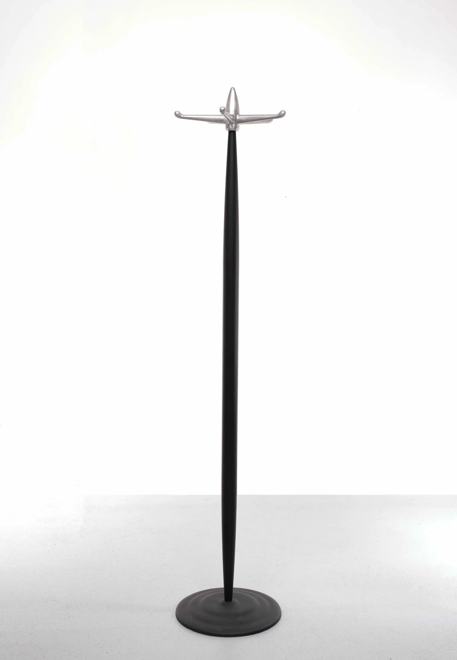 Magis Wiking Coat Stand In Black By Toshiyuki Kita, Italy, 1990s 3 Magis Wiking Coat Stand In Black By Toshiyuki Kita, Italy, 1990s - Image 3