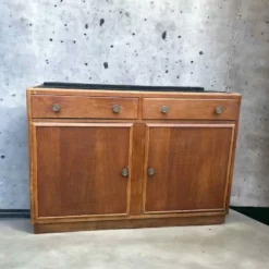 Unknown Mid Century 1940s Light Oak Linen Cupboard With Drawers And Storage.