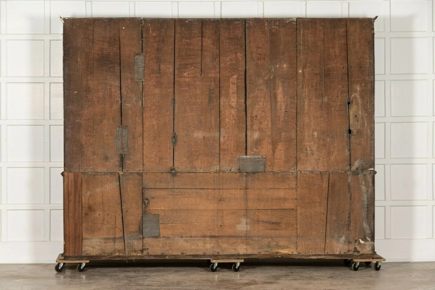 Unknown Monumental George III Oak Housekeeper's Cupboard 17 Unknown Monumental George III Oak Housekeeper's Cupboard - Image 17