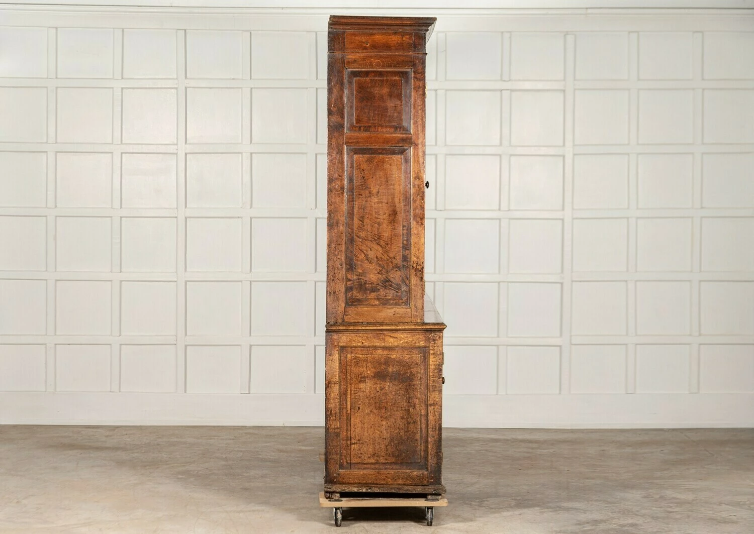 Unknown Monumental George III Oak Housekeeper's Cupboard 10 Unknown Monumental George III Oak Housekeeper's Cupboard - Image 10