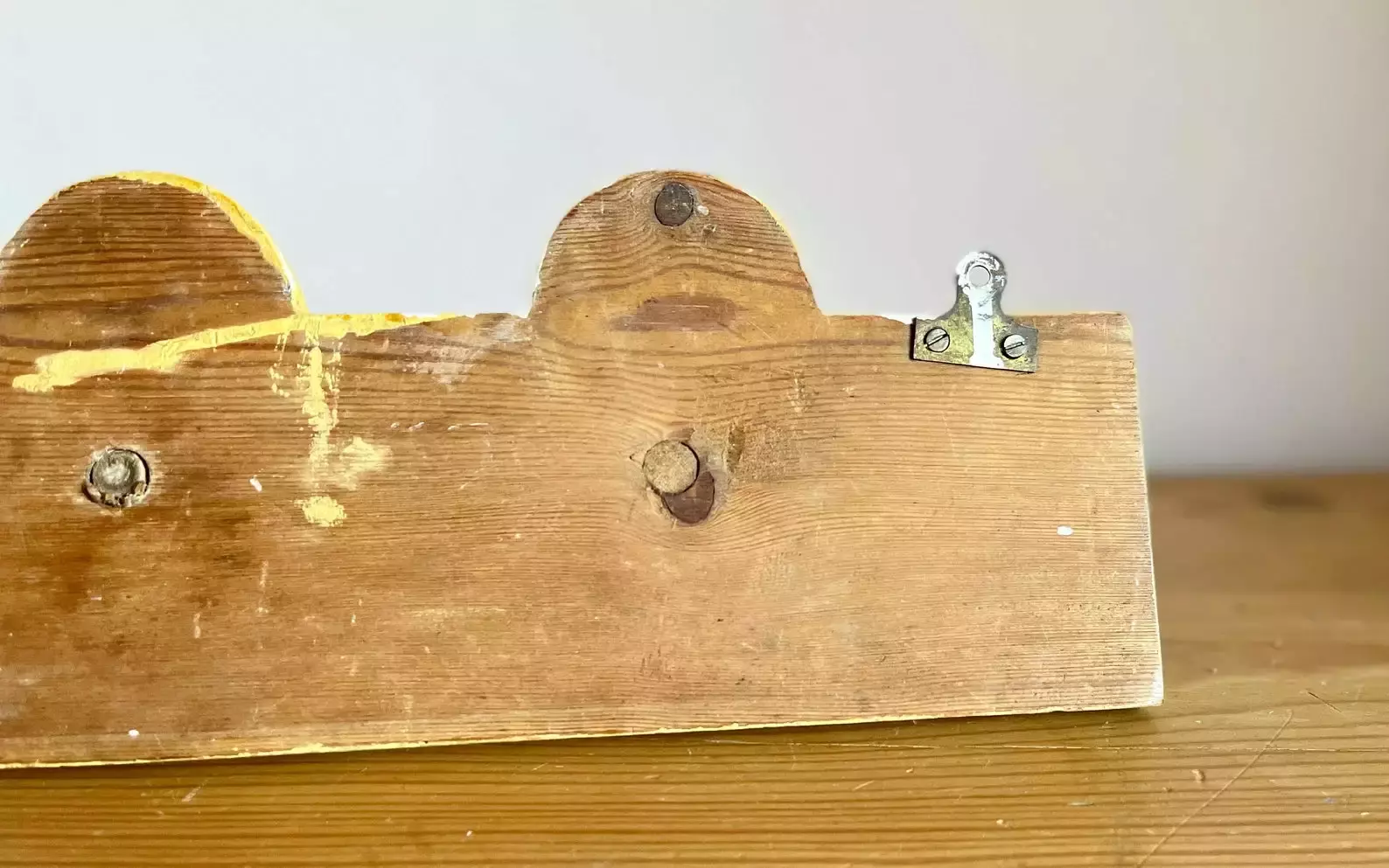 Unknown Painted Pine Coat Rack Hooks, Bloomsbury Style 5 Unknown Painted Pine Coat Rack Hooks, Bloomsbury Style - Image 5