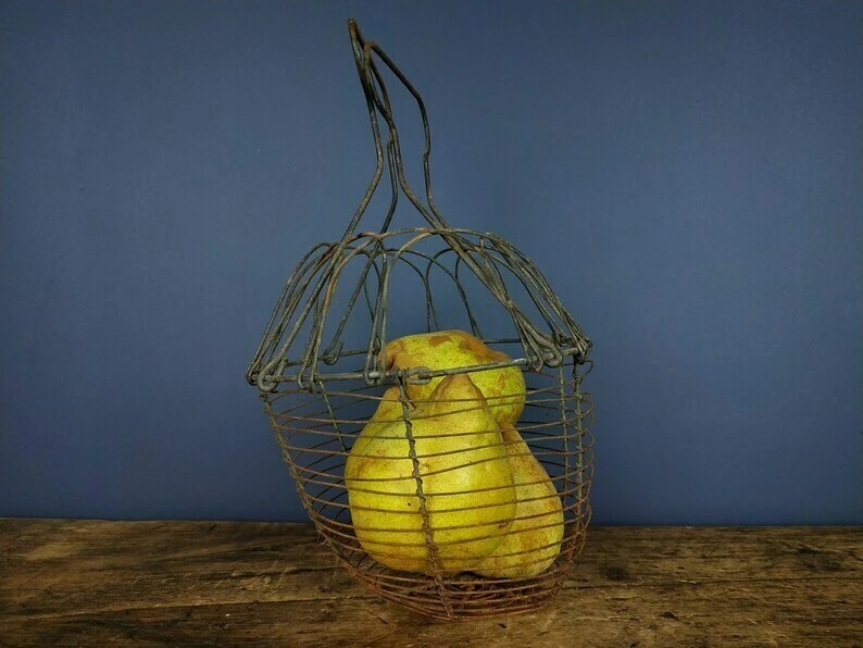 Primitive French Wire Basket, Rustic Egg Basket, 1930s French Salad Basket, Vintage Handled Basket, Vintage Market Basket,Egg Basket 7 Primitive French Wire Basket, Rustic Egg Basket, 1930s French Salad Basket, Vintage Handled Basket, Vintage Market Basket,Egg Basket - Image 7