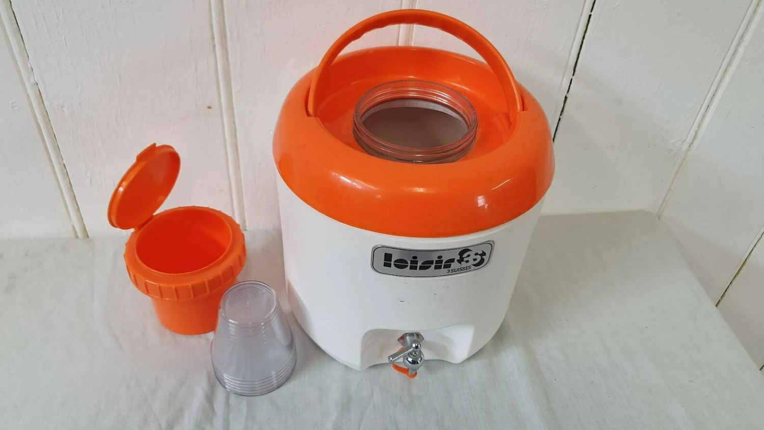 Retro 70’s Orange And White Cold Drinks Barrel Vestibule Container With Hidden Beakers Loisir 3s 3 Suisses Thermos 6 Retro 70’s Orange And White Cold Drinks Barrel Vestibule Container With Hidden Beakers Loisir 3s 3 Suisses Thermos - Image 6