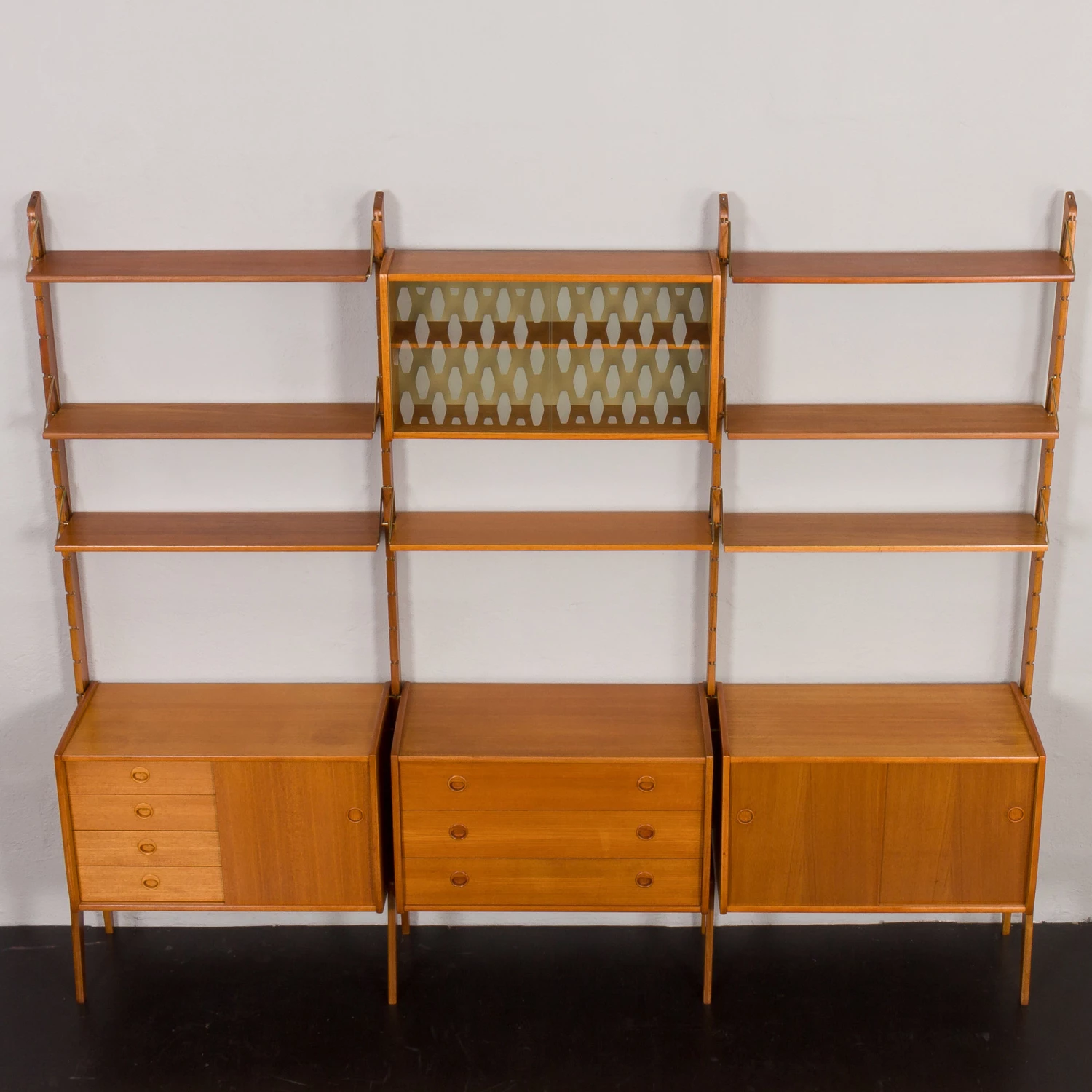 Scandinavian Free Standing Bookcase W. 4 Cabinets And Modular Shelving, 3 Bay Ergo Wall Unit By J. Texmon, Norway, 1960s 12 Scandinavian Free Standing Bookcase W. 4 Cabinets And Modular Shelving, 3 Bay Ergo Wall Unit By J. Texmon, Norway, 1960s - Image 12