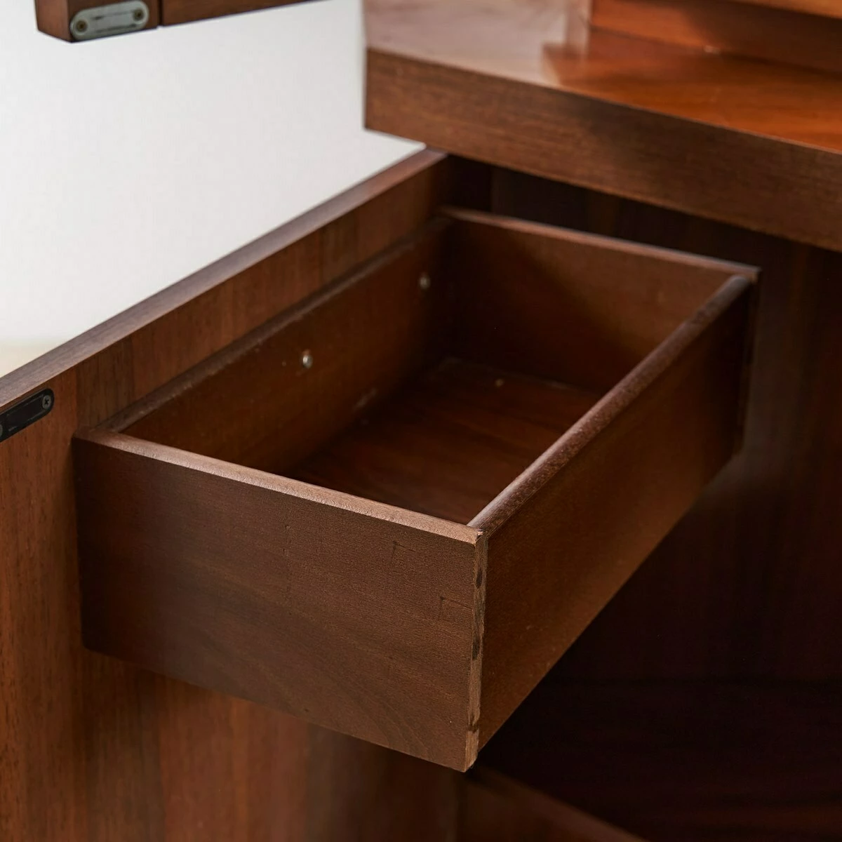 Unknown Showcase Sideboard 5 Unknown Showcase Sideboard - Image 5