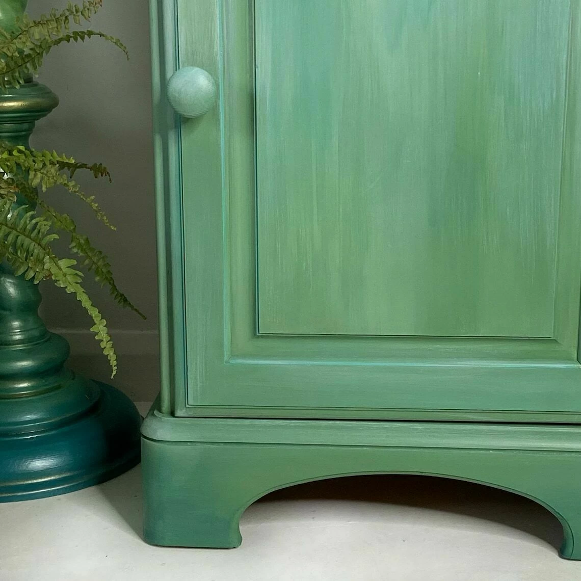 Small Pine Ducal Cupboard, Green 2 Small Pine Ducal Cupboard, Green - Image 2