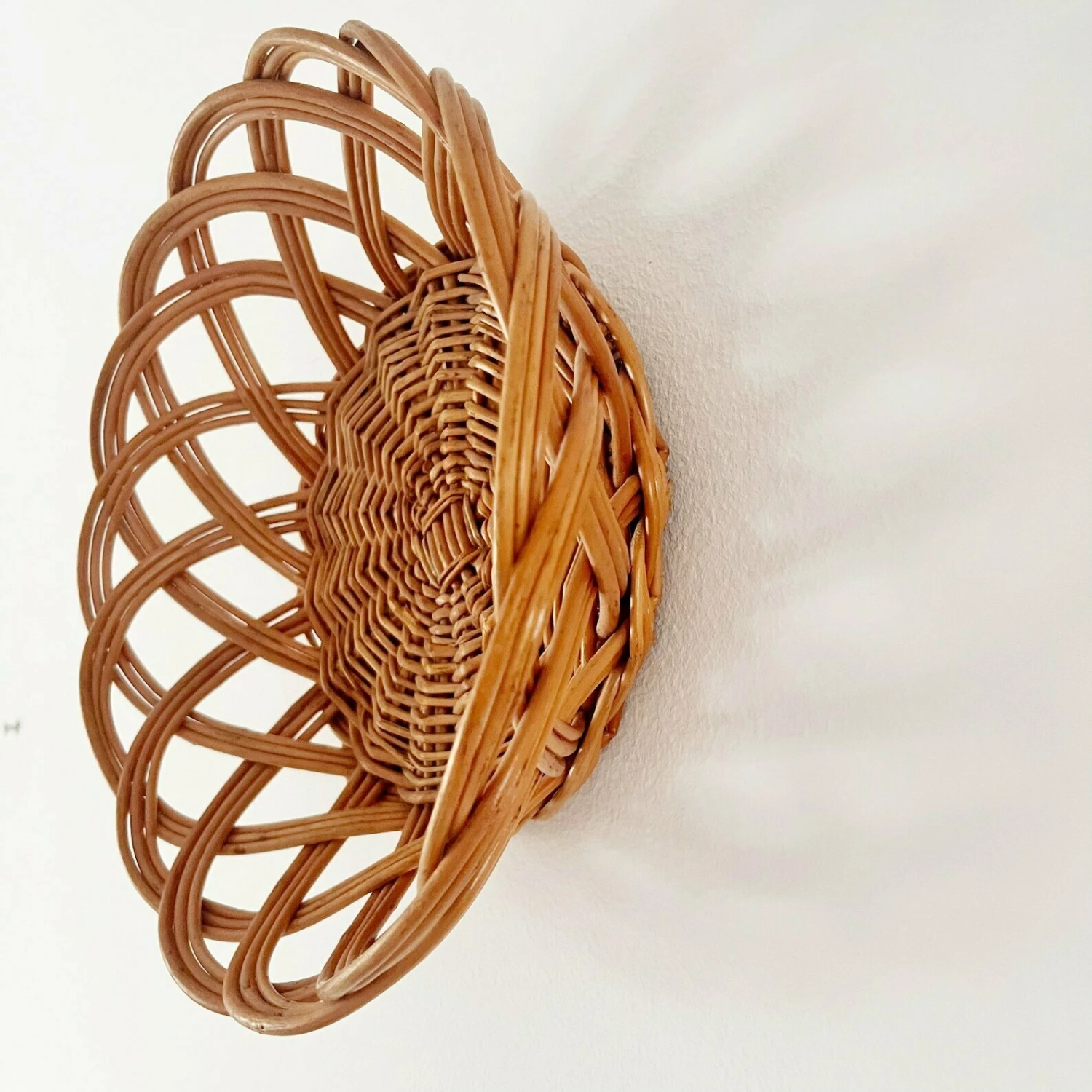 Small Vintage Wicker Basket, Vintage Woven Basket, Round Vintage Basket 4 Small Vintage Wicker Basket, Vintage Woven Basket, Round Vintage Basket - Image 4