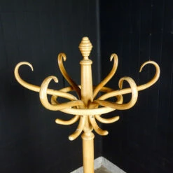 Standing Coat Rack – Light Brown – Thonet -Storage Furniture Sales 2024 standing coat rack light brown thonet 0 3