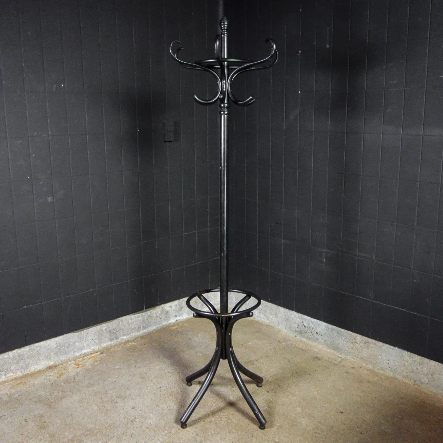 Unknown Standing Coat Rack – Thonet Style – Black 2 Unknown Standing Coat Rack – Thonet Style – Black - Image 2
