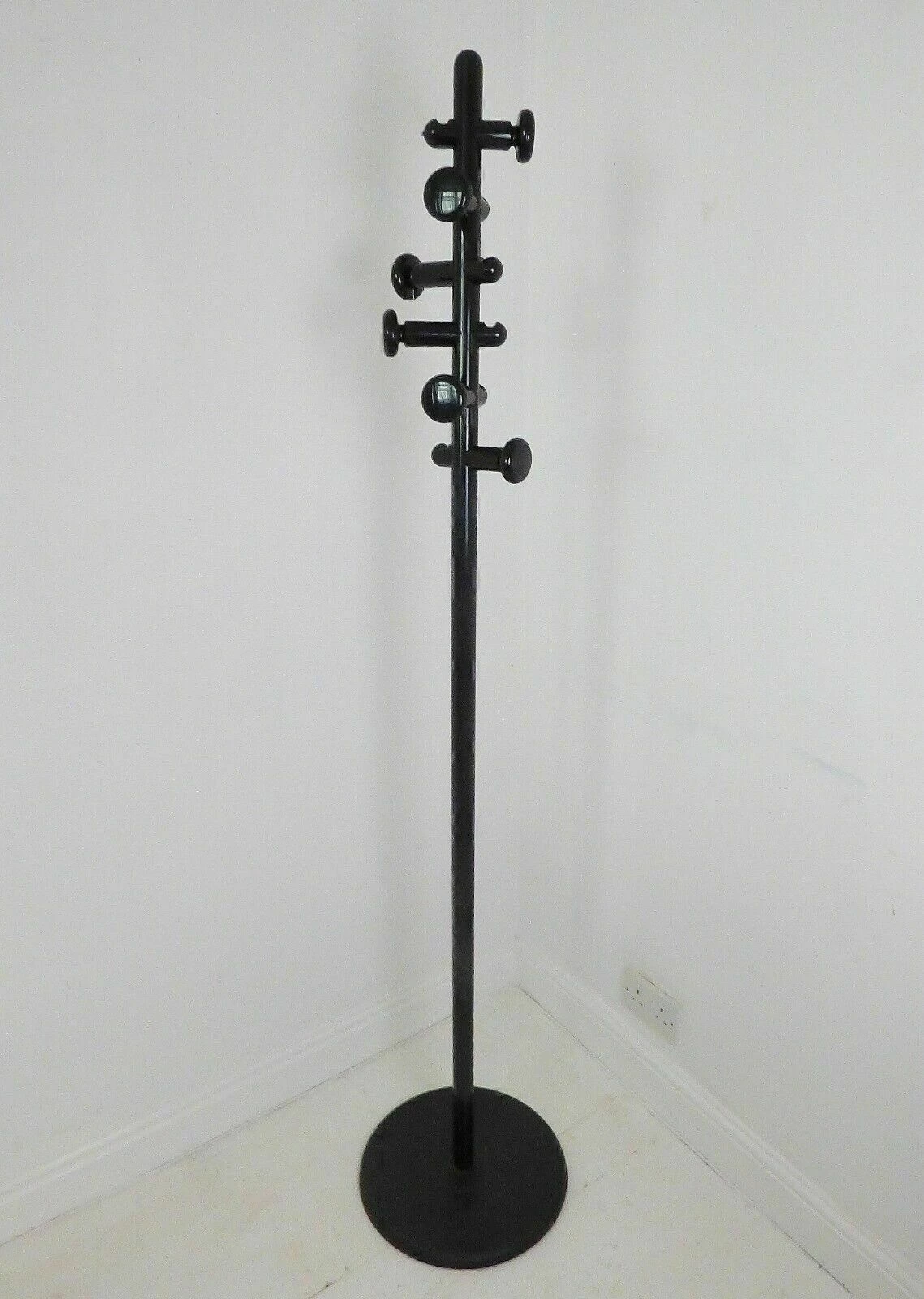 Unknown Stunning Vintage Italian Postmodern Coat Stand 1980's 1 Unknown Stunning Vintage Italian Postmodern Coat Stand 1980's