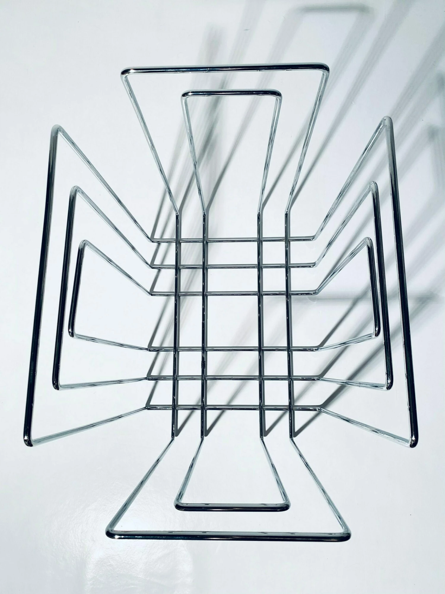 The Original Tmp Newspaper Magazine Stand Willie Glaeser Switzerland / Silver Stainless Steel / 1970s Vintage Decor 7 The Original Tmp Newspaper Magazine Stand Willie Glaeser Switzerland / Silver Stainless Steel / 1970s Vintage Decor - Image 7