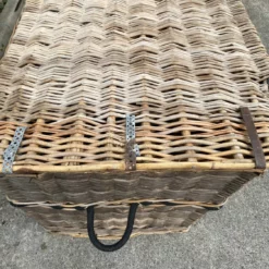 Large Vintage Wicker Mill Post Basket With Lid -Storage Furniture Sales 2024 unprocessed IMG 0086.jpeg 0 scaled